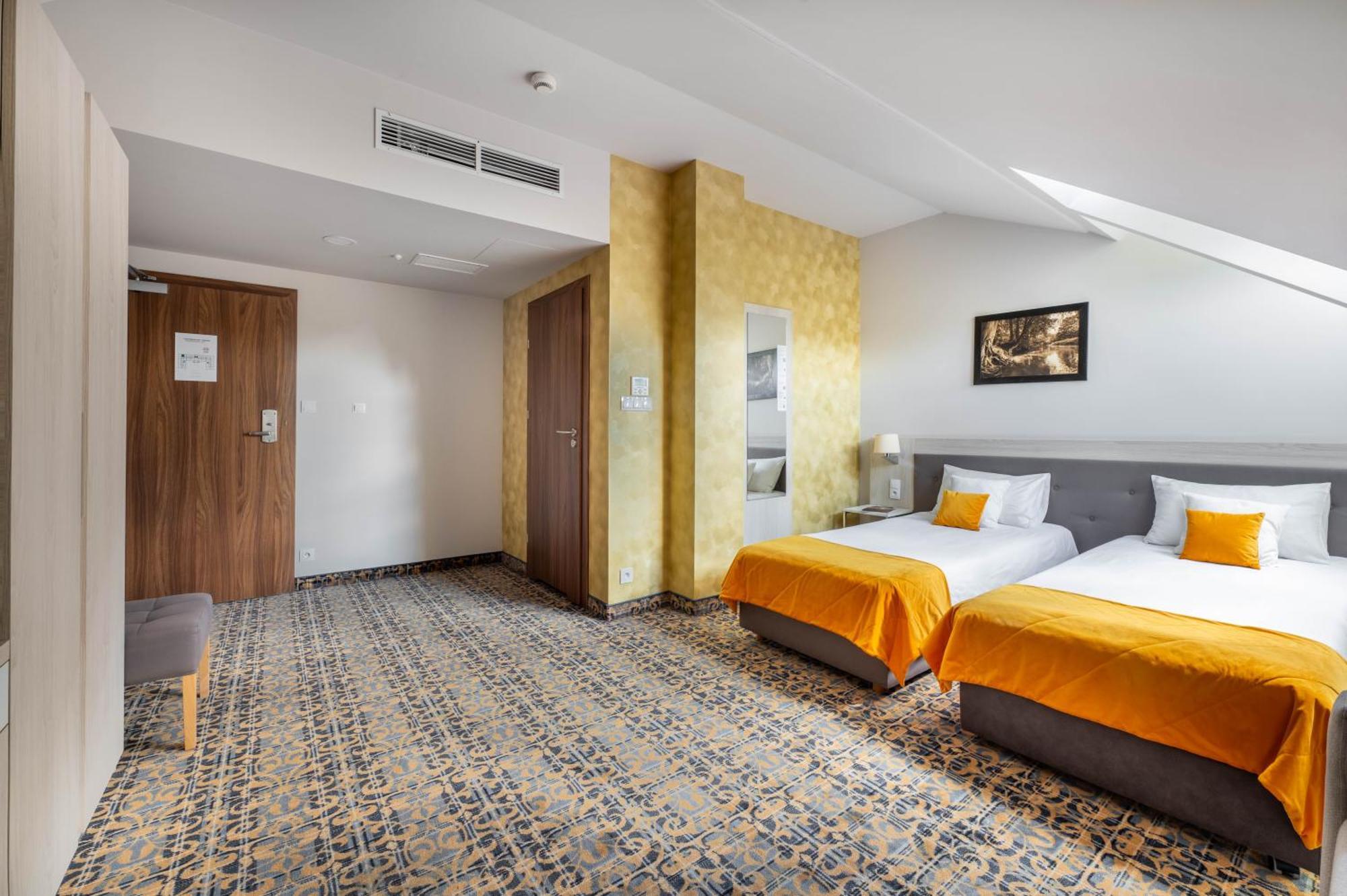 Hotel Arche Ζεστοκόβα Εξωτερικό φωτογραφία